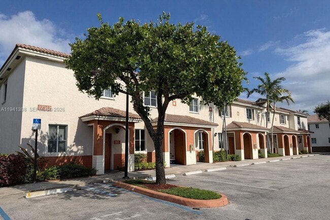 17347 NW 7th Ave, Unit 1211 in Miami Gardens, FL - Building Photo - Building Photo