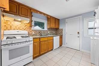 22 Arthur St in Framingham, MA - Foto de edificio - Building Photo