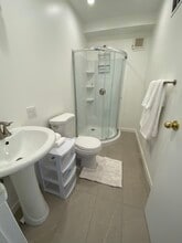 2919 Valmere Dr, Unit 1 in Malibu, CA - Foto de edificio - Building Photo