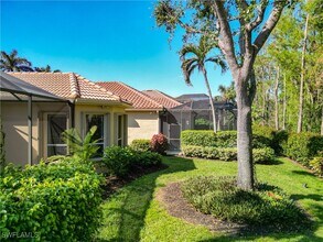 9190 Troon Lakes Dr in Naples, FL - Foto de edificio - Building Photo