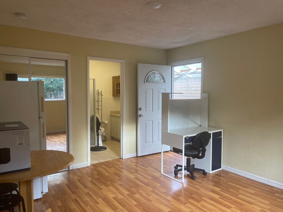 34873 Ozark River Way, Unit 1 in Fremont, CA - Building Photo