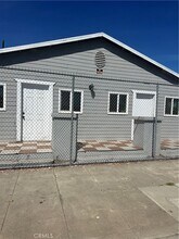 1121 N Anaheim Blvd in Anaheim, CA - Building Photo - Building Photo