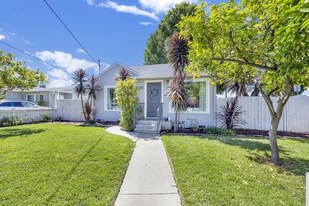 15158 Domino St in Los Angeles, CA - Building Photo