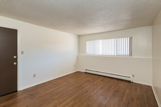 Shadow Wood Chalet in Colorado Springs, CO - Building Photo - Building Photo