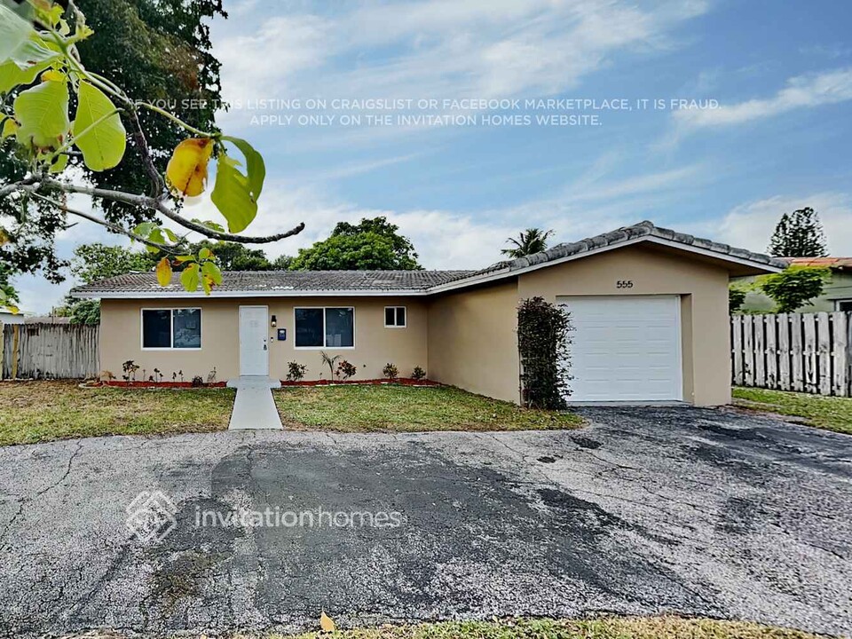 555 NW 16th Ave in Boca Raton, FL - Building Photo