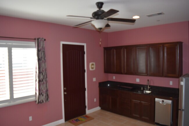 2270 Valentano Dr in Pleasanton, CA - Foto de edificio - Building Photo