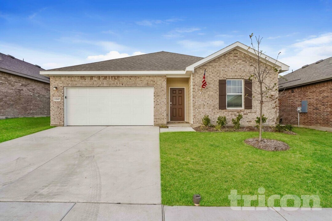 12645 Big Rnch Rd in Fort Worth, TX - Foto de edificio