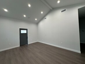 352 W Chevy Chase Dr-Unit -G in Glendale, CA - Building Photo - Building Photo