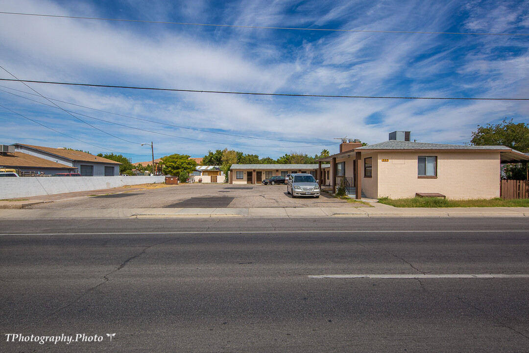 233 W Mesquite Blvd in Mesquite, NV - Building Photo