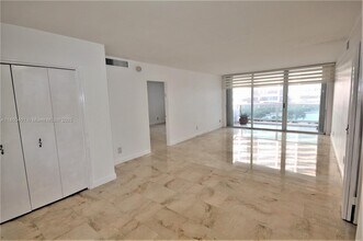 5161 Collins Ave in Miami Beach, FL - Building Photo - Building Photo