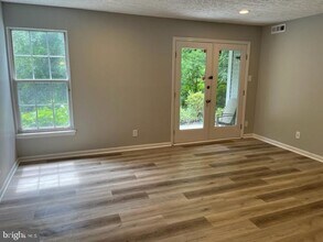 75 Kenwood Dr in Sicklerville, NJ - Building Photo - Building Photo