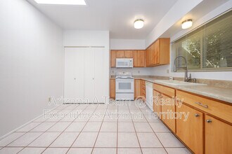 8178 E Rivenoak Cir in Tucson, AZ - Building Photo - Building Photo