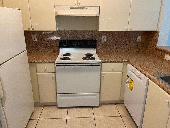 17630 NW 73rd Ave, Unit 205