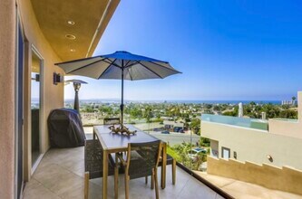 1518 Monmouth Dr in San Diego, CA - Foto de edificio - Building Photo
