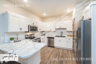 3601 S Broek Dr in Sioux Falls, SD - Building Photo - Building Photo
