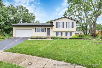2126 Sari Lynn Ct in Hilliard, OH - Building Photo - Building Photo
