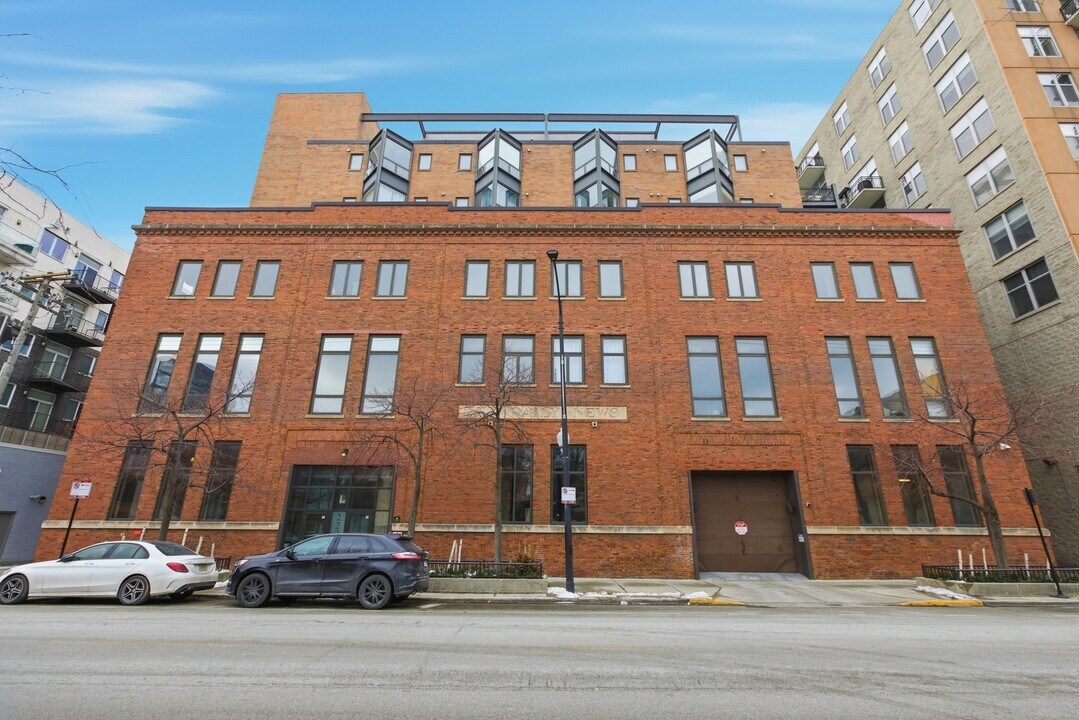 222 S Racine Ave in Chicago, IL - Building Photo