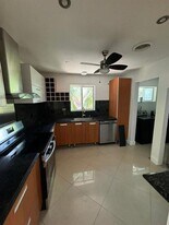 4411 NE 15th Way in Oakland Park, FL - Building Photo