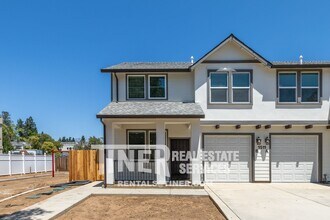 1511 Bell St in Sacramento, CA - Building Photo - Building Photo