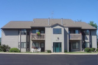 Pineview Apartments in Grand Rapids, MI - Foto de edificio - Building Photo