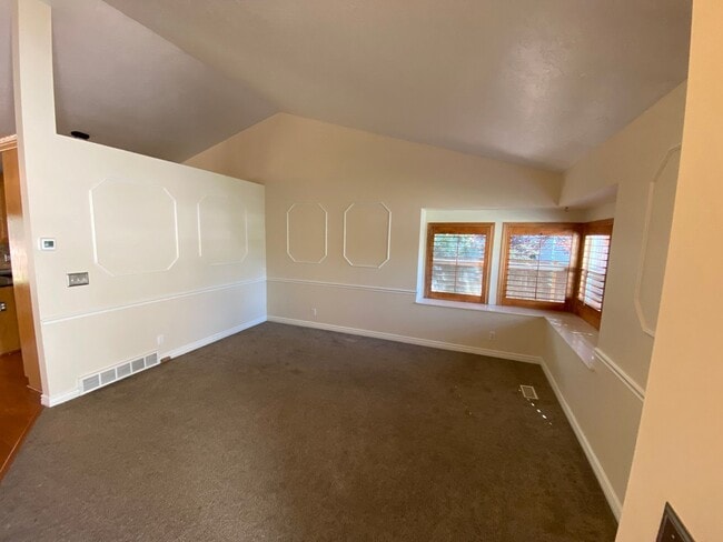 601 Cherry Plum Ct in Sandy, UT - Building Photo - Building Photo