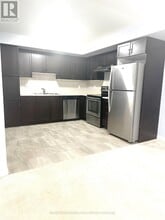 250-250 Sunny Meadow Blvd in Brampton, ON - Building Photo - Building Photo