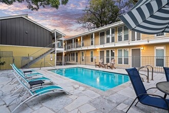 2526 Durwood St, Unit 102 in Austin, TX - Building Photo - Building Photo