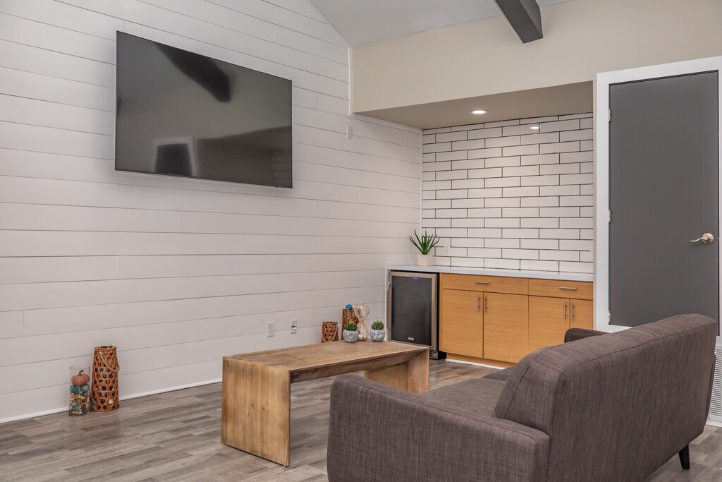 Tides at Woodhaven Apartments in Fort Worth, TX