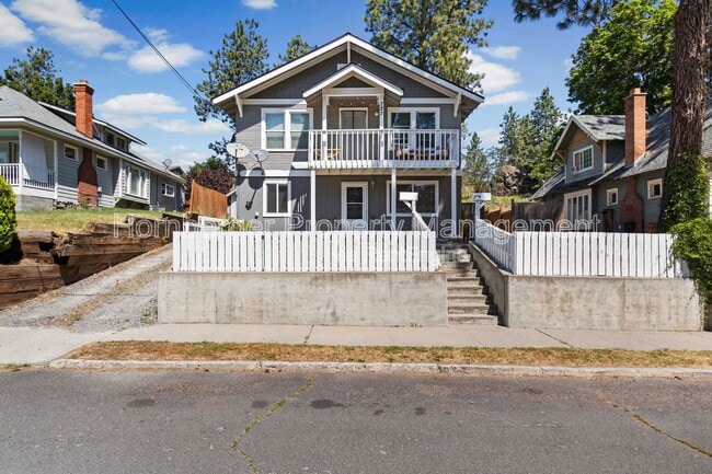 property at 727 E 9th Ave