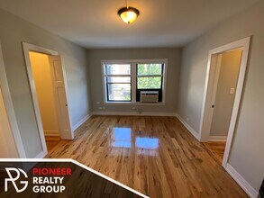 550 W Arlington Pl, Unit 708 in Chicago, IL - Building Photo - Building Photo
