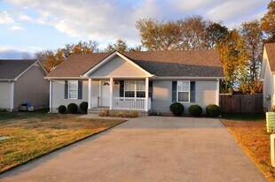 571 Oakmont Dr in Clarksville, TN - Building Photo