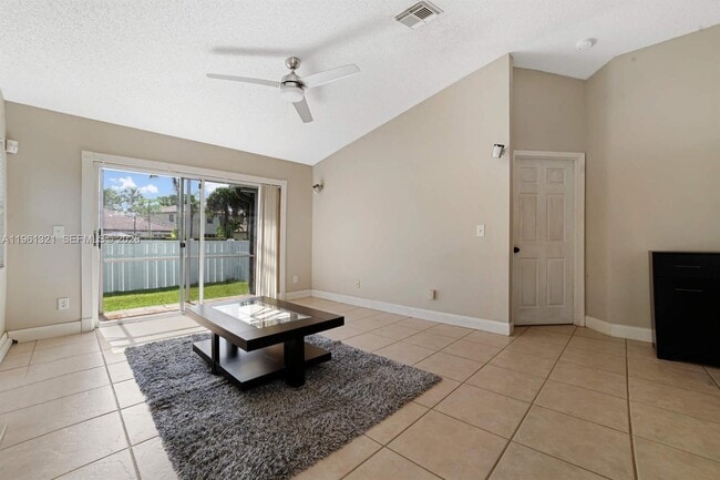 200 NW 75th Terrace in Plantation, FL - Building Photo - Building Photo