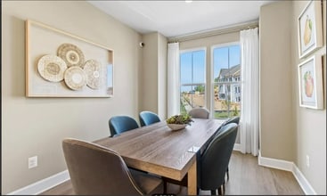 6005 Northwest Dr in Hyattsville, MD - Foto de edificio - Building Photo