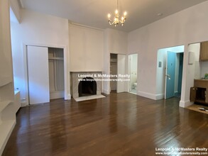 37 Mount Vernon St, Unit 301 in Boston, MA - Building Photo - Building Photo