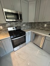 4660 Kester Ave in Los Angeles, CA - Building Photo - Building Photo