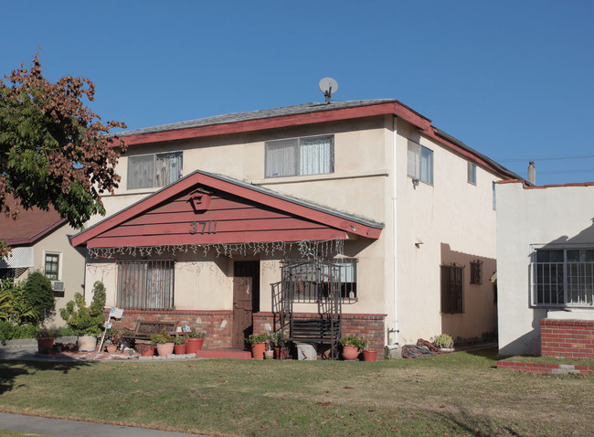 3711 E 58th St in Maywood, CA - Foto de edificio - Building Photo