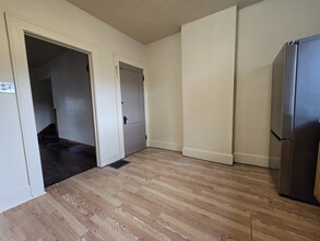 648 N Freedom Ave, Unit 648 in Alliance, OH - Building Photo - Building Photo