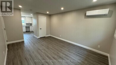 98 SIXTH AVENUE in Brantford, ON - Building Photo - Building Photo