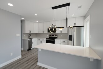 328 Carmel Woods Dr in Ellisville, MO - Building Photo - Building Photo