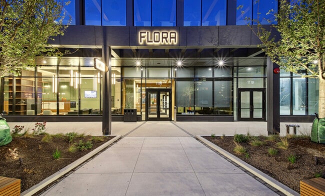 property at 1114 W Carroll Ave