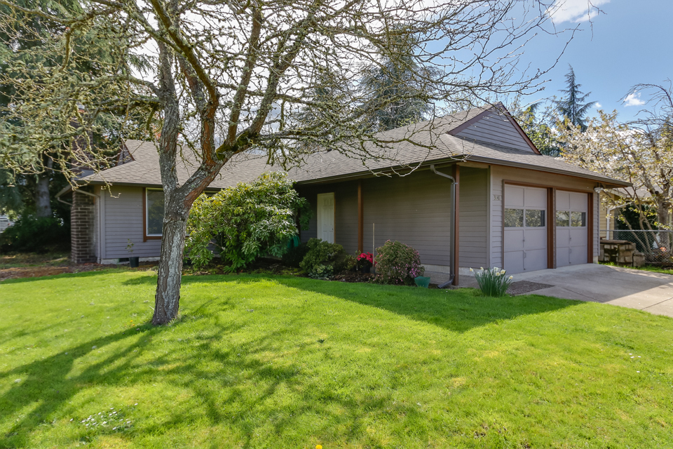 3848 Peppertree Dr in Eugene, OR - Foto de edificio