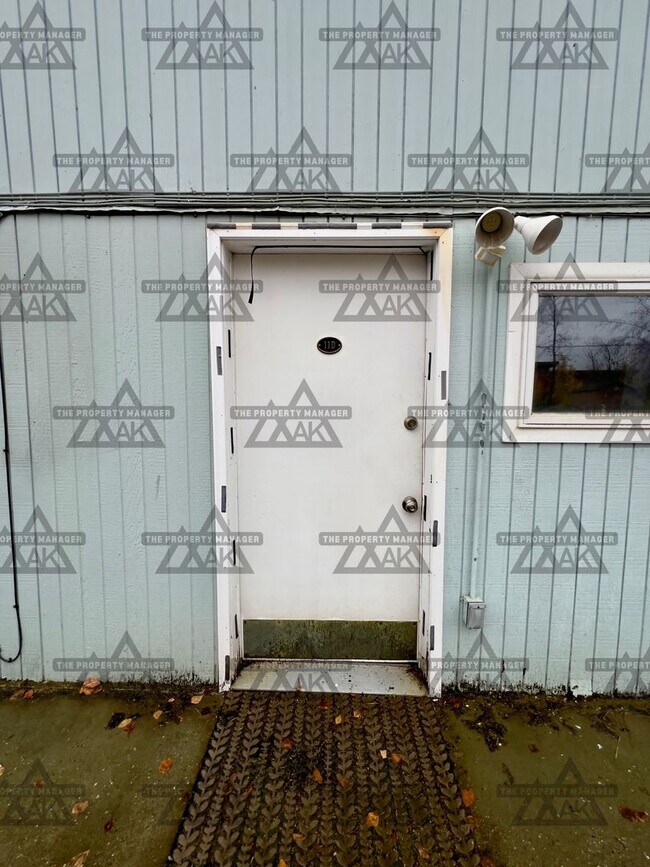 11 Bonnie Ave in Fairbanks, AK - Building Photo - Building Photo