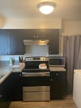 524 Marie St in Medford, OR - Building Photo - Building Photo