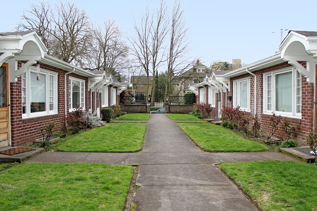 1011 NE Tillamook St in Portland, OR - Building Photo - Building Photo