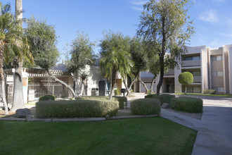 Dartmoor Apartments in Mesa, AZ - Building Photo - Building Photo