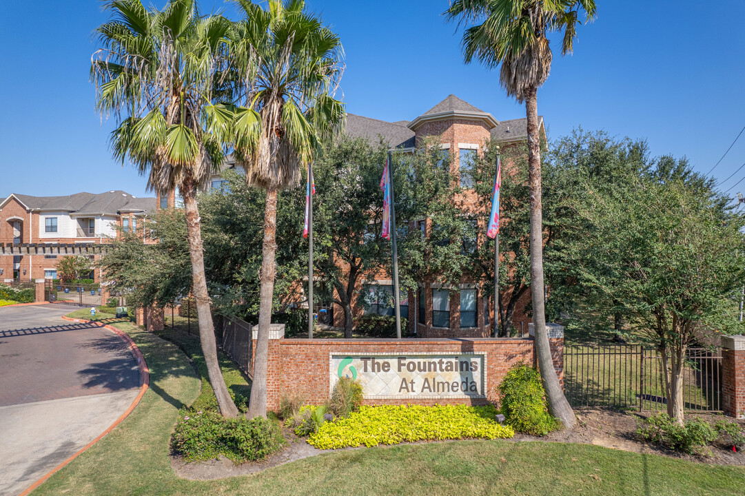 The Fountains at Almeda in Houston, TX - Building Photo