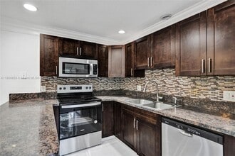 7947 Tam Oshanter Blvd in North Lauderdale, FL - Building Photo - Building Photo