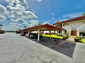 10500 Village Dr in Seminole, FL - Building Photo