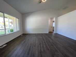 2521 W Santa Clara Dr in Meridian, ID - Building Photo - Building Photo