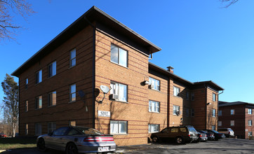 1203-1207 Elberta Cir in Park Hills, KY - Foto de edificio - Building Photo